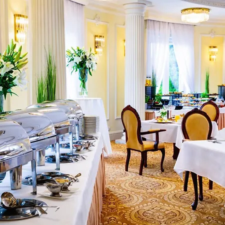 Pałacyk Business&spa Ośrodek wypoczynkowy Otrębusy
